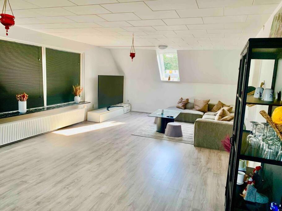 Big Villa In Stege Near Mons Klint With Trampolin Buitenkant foto
