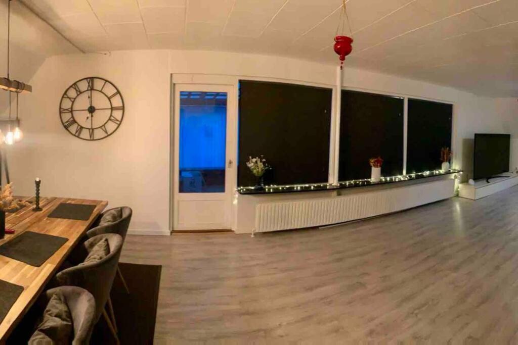 Big Villa In Stege Near Mons Klint With Trampolin Buitenkant foto